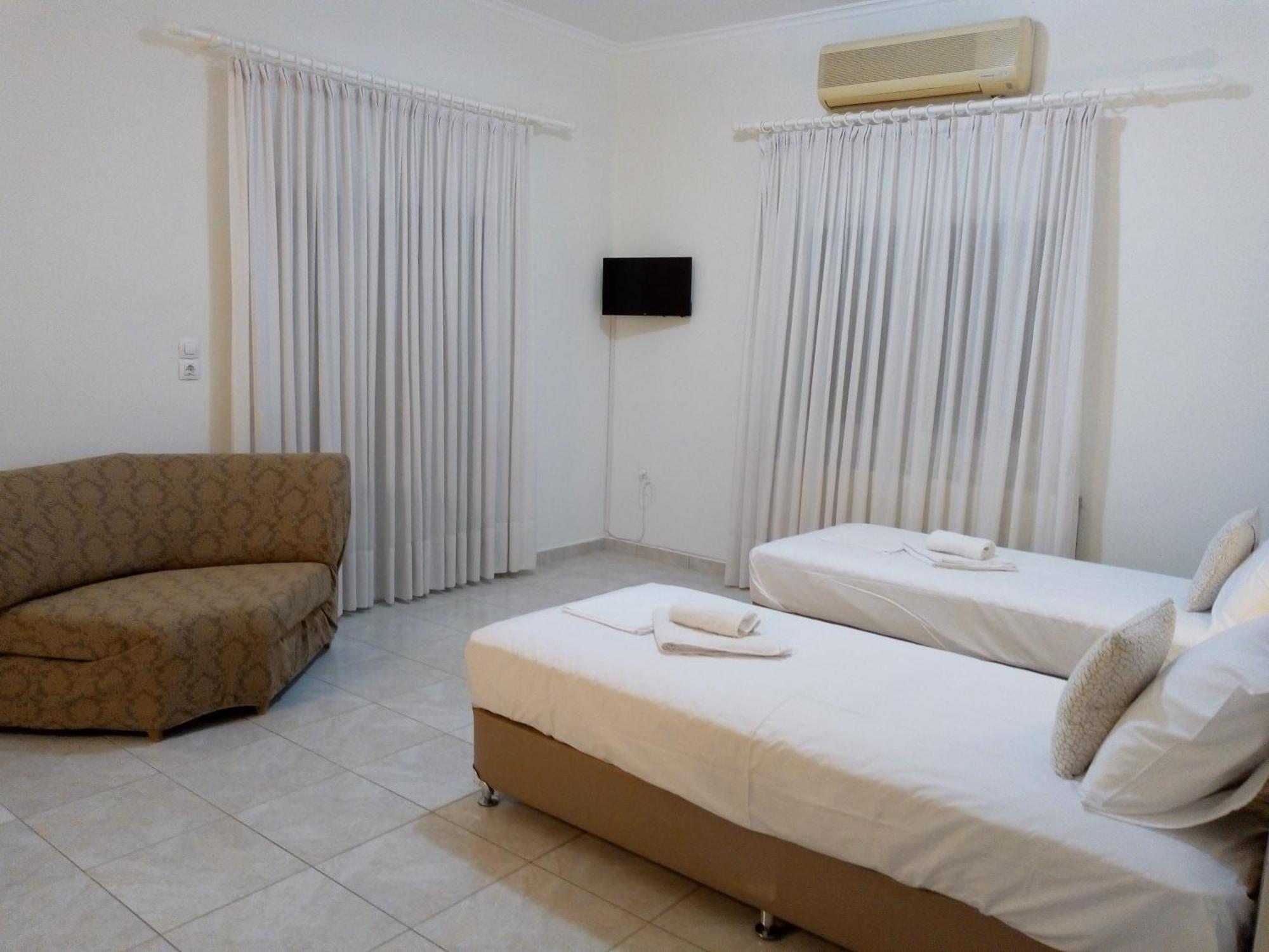 דירות סטאברוס Maza House מראה חיצוני תמונה